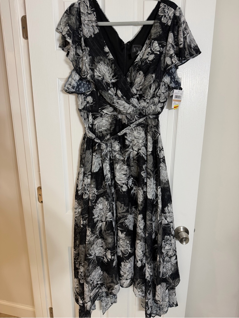 Night Way Collections Black and White Floral dress WOMENS SIZE 12